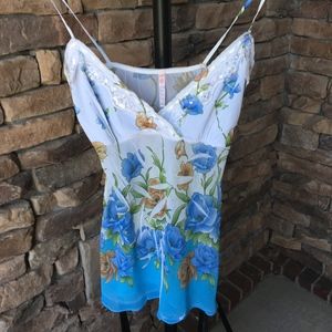 One Two Three Boutique Cami Blue & White w/ Flower